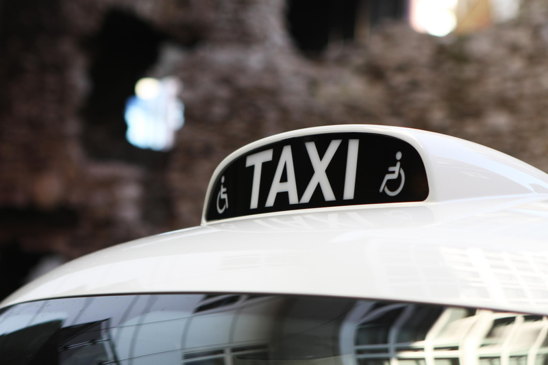 Illustration for article titled Frazer-Nash's New Hybrid Cab Is The Taxi London Deserves